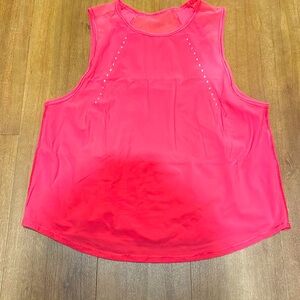 Lululemon Women’s Sculpt Crop Tank in a beautiful coral, pink color. Size 4.